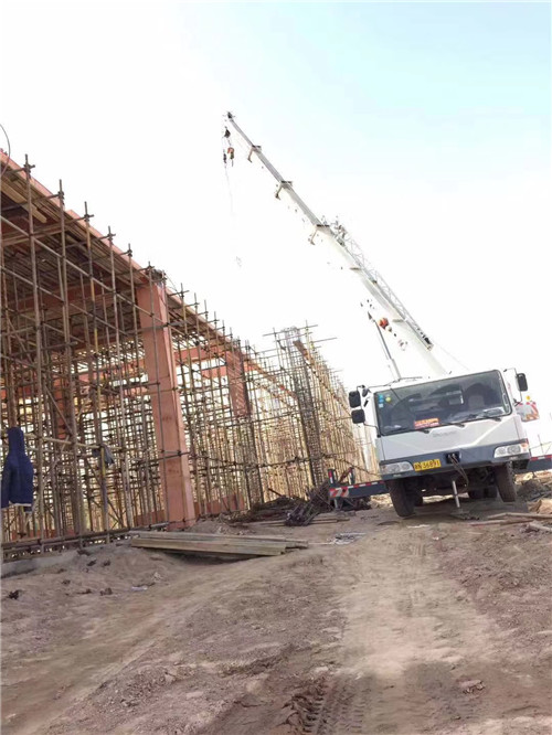 玛多县25 吨、50 吨吊车怎么选？多大重量 / 半径适合对应车型？